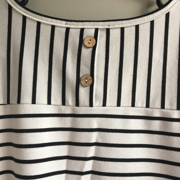 DOE & RAE | black & white striped drop sleeve top - Picture 2 of 8